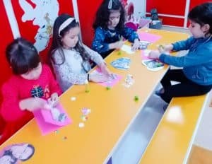 Ziua Mamei la gradinita sectorul 2 atelier creativitate