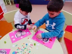 Cadou special pentru mama la gradinita particulara din sector 2